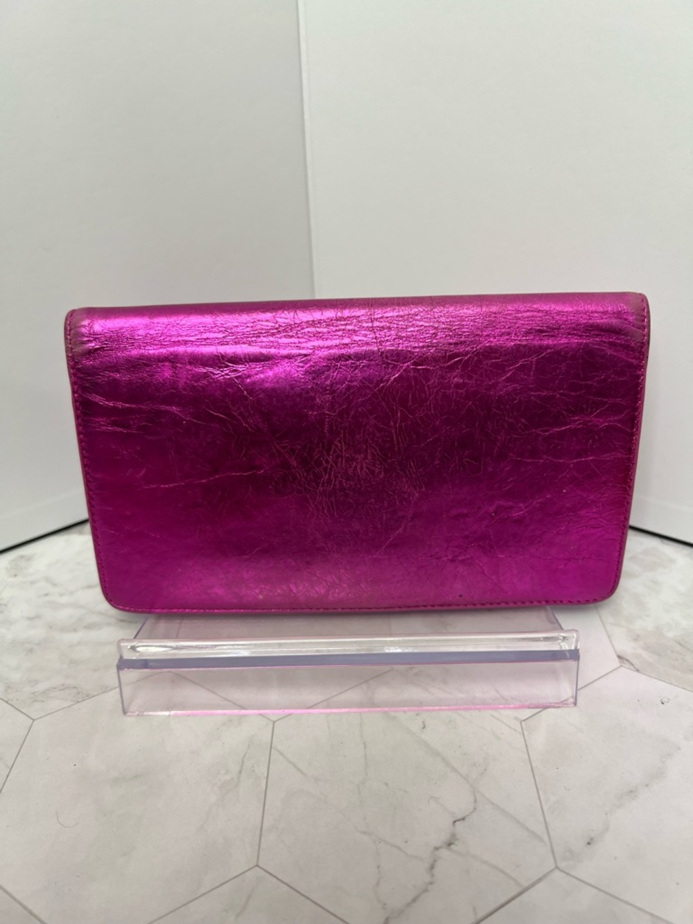 CHANEL Metallic Fuchsia Bow Clutch Wallet - Picture 2 of 5